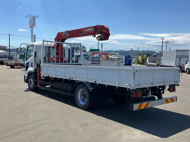 いすゞ フォワード 2RG-FTR90V2(2WD)の写真4