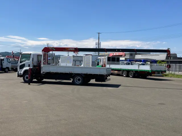 いすゞ フォワード 2RG-FTR90V2(2WD)の写真5