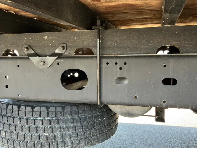 いすゞ フォワード 2RG-FTR90V2(2WD)の写真15