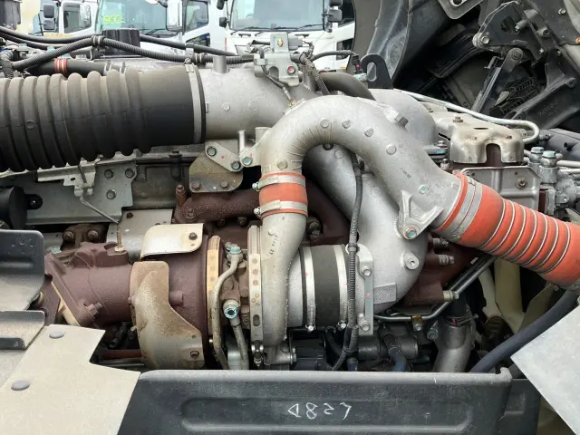 いすゞ ギガ 2PG-CYY77C(6x4)の写真18