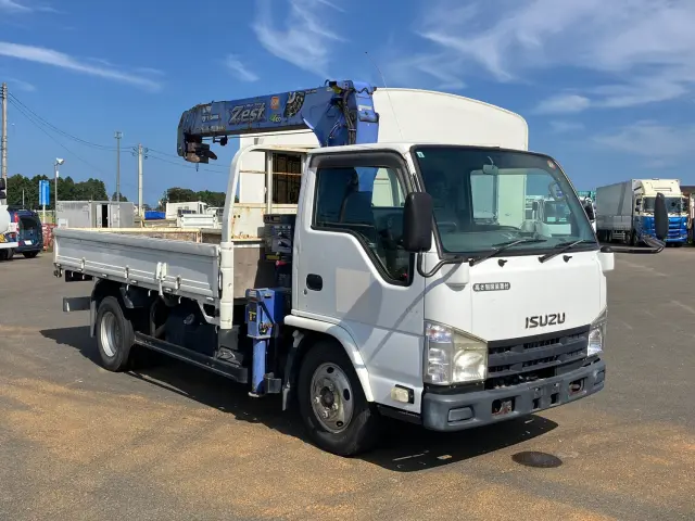 いすゞ エルフ BKG-NKR85R(2WD)の写真2