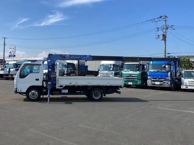 いすゞ エルフ BKG-NKR85R(2WD)の写真5