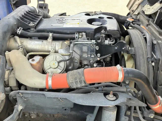 いすゞ エルフ BKG-NKR85R(2WD)の写真18