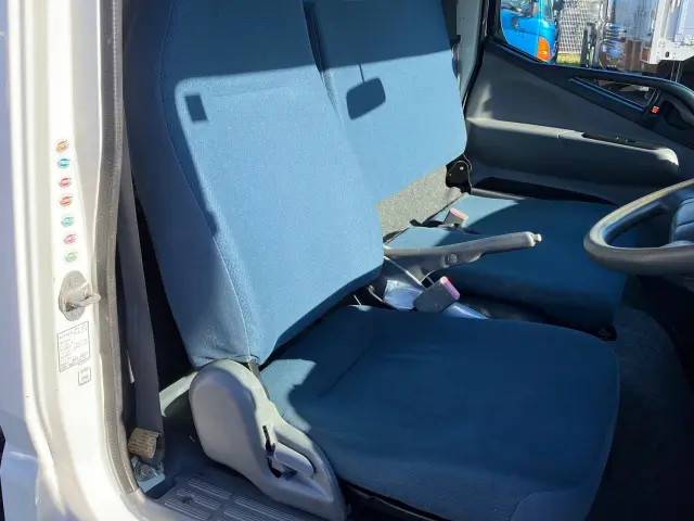 三菱 キャンター SKG-FEA50(2WD)の写真19