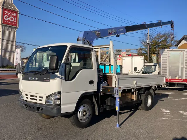 いすゞ エルフ PB-NKR81AR(2WD)の写真1