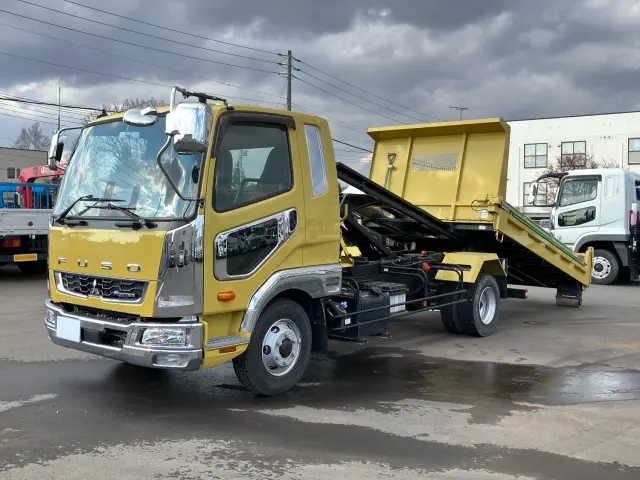 三菱 ファイター 2KG-FK62F(2WD)の写真1
