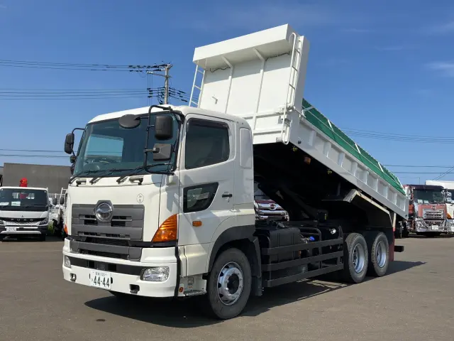 日野 プロフィア QPG-FS1EPEA(6x4)の写真1