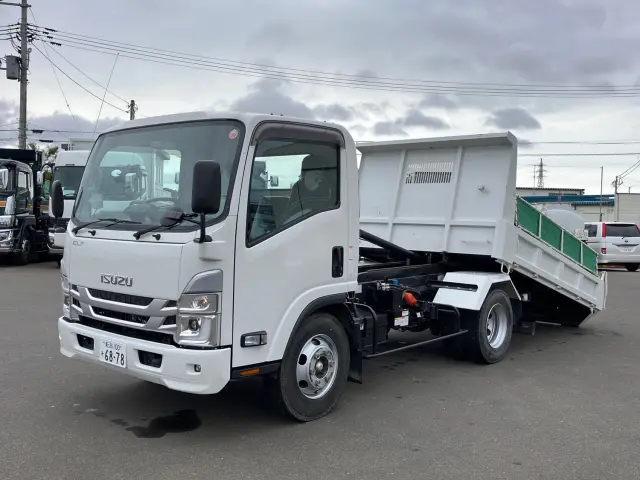 いすゞ エルフ 2RG-NPR88YN(2WD)の写真1