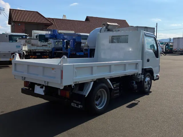 いすゞ エルフ 2PG-NKS88AD(4WD)の写真3