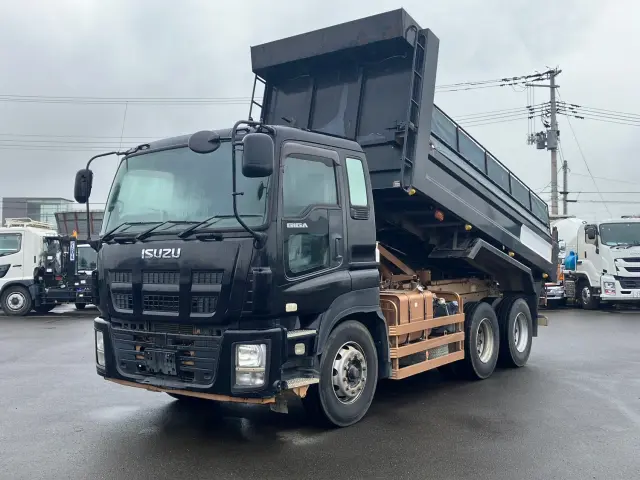 いすゞ ギガ QKG-CXZ77AT(6x4)の写真1