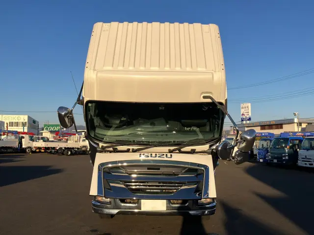 いすゞ ギガ 2PG-CXZ77CT(6x4)の写真23