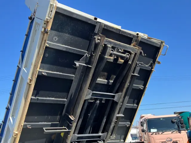 いすゞ エルフ SKG-NPR85YN(2WD)の写真12