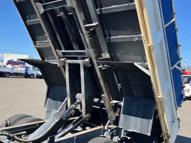 いすゞ エルフ SKG-NPR85YN(2WD)の写真13