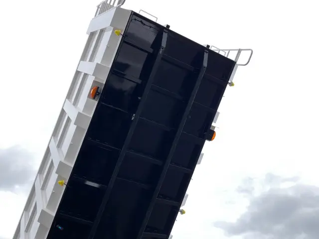 日野 プロフィア 2DG-FS1AHE(6x4)の写真16