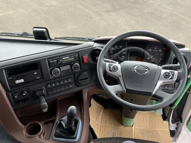 日野 プロフィア 2DG-FS1AHE(6x4)の写真24