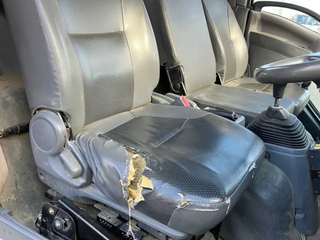 いすゞ フォワード SKG-FRR90S1(2WD)の写真19