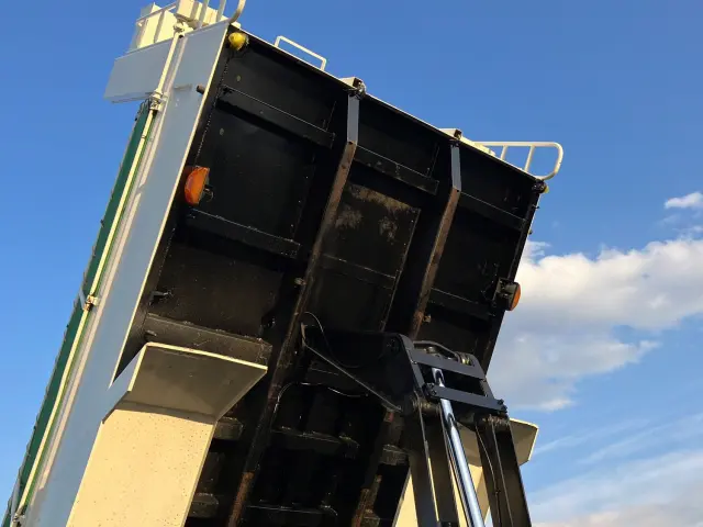 日野 プロフィア 2DG-FS1AGA(6x4)の写真12