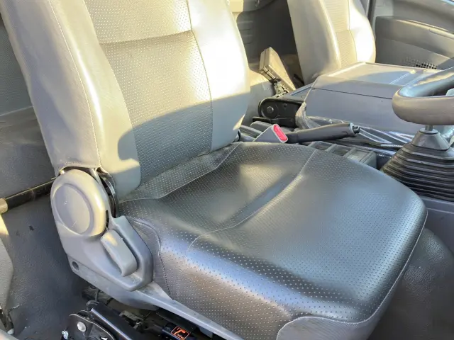 いすゞ フォワード 2PG-FRR90S1(2WD)の写真19