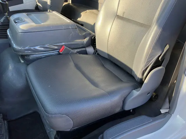 いすゞ フォワード 2PG-FRR90S1(2WD)の写真20