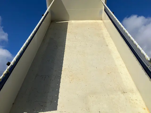 日野 プロフィア 2DG-FS1AGE(6x4)の写真11