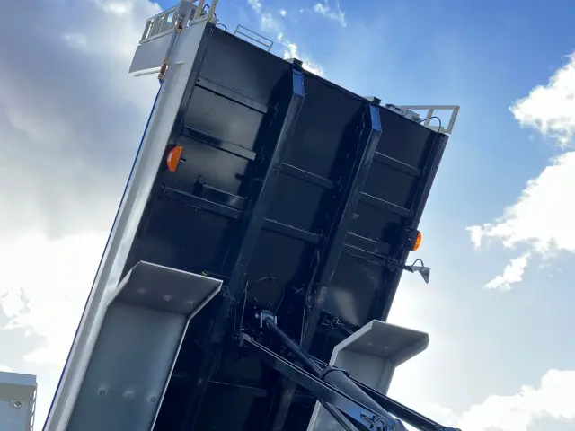 日野 プロフィア 2DG-FS1AGE(6x4)の写真12