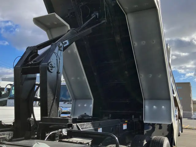 日野 プロフィア 2DG-FS1AGE(6x4)の写真13