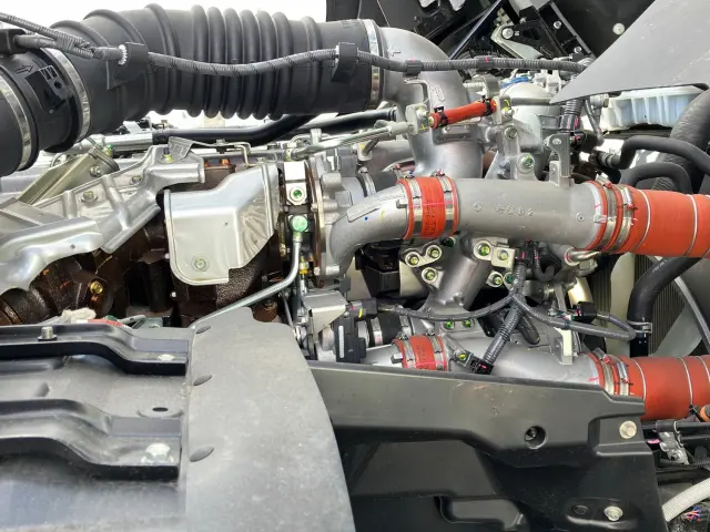 日野 プロフィア 2DG-FS1AGE(6x4)の写真18