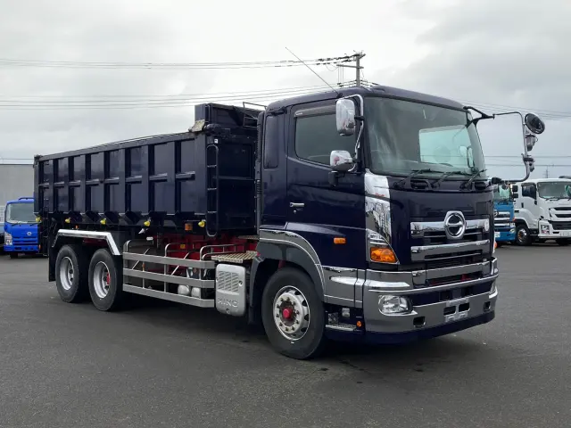 日野 プロフィア QPG-FR1EPEA(6x2)の写真2