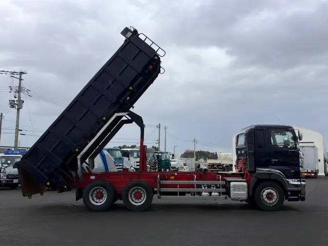 日野 プロフィア QPG-FR1EPEA(6x2)の写真6