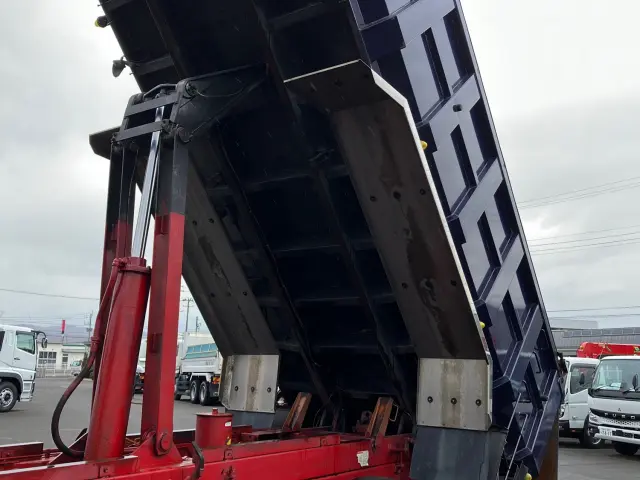 日野 プロフィア QPG-FR1EPEA(6x2)の写真16