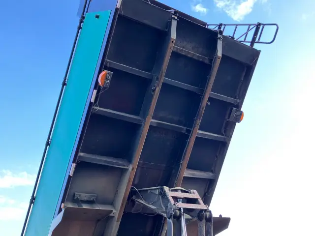 日野 プロフィア QPG-FS1APEA(6x4)の写真15