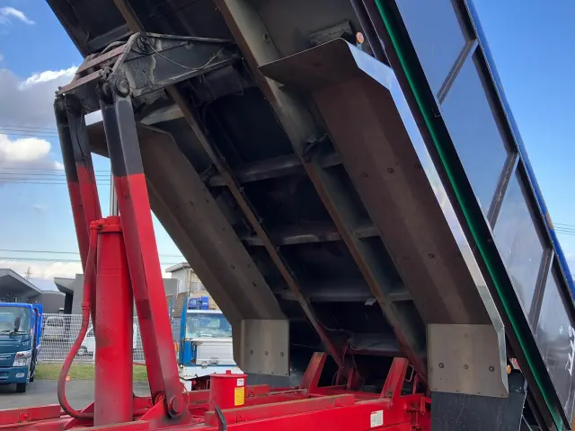 日野 プロフィア QPG-FS1APEA(6x4)の写真16