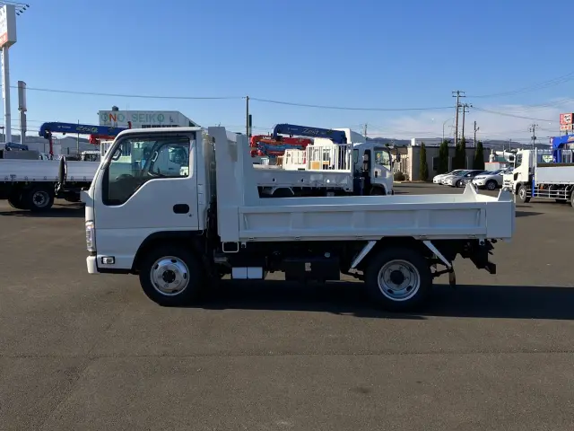 いすゞ エルフ 2PG-NKS88AD(4WD)の写真7