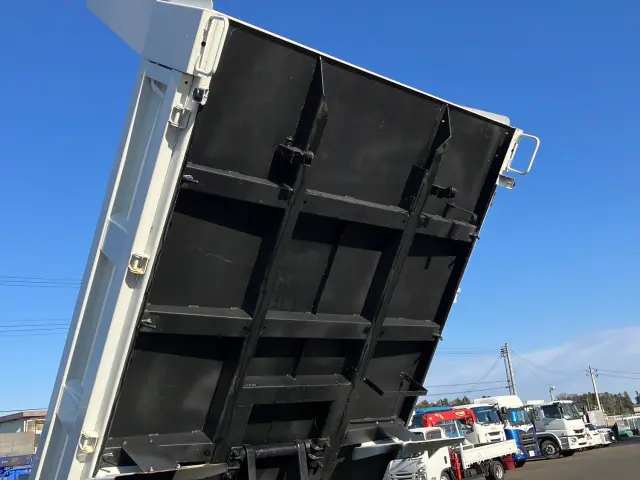 いすゞ エルフ 2PG-NKS88AD(4WD)の写真12