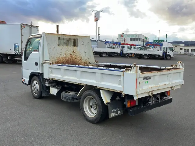 いすゞ エルフ TKG-NJR85AD(2WD)の写真4