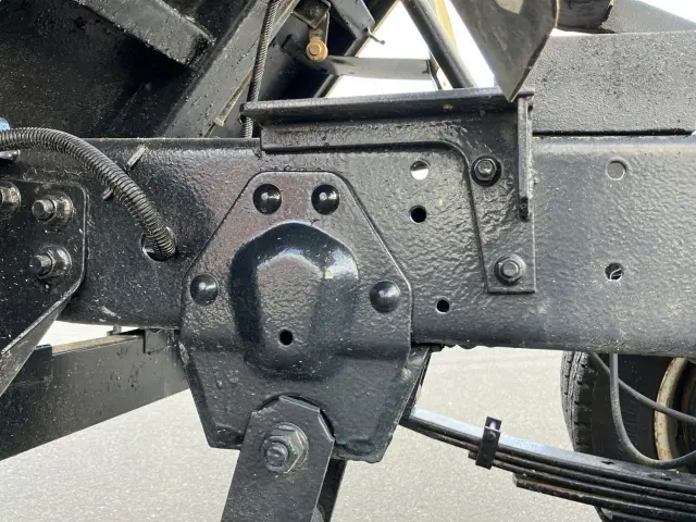 いすゞ エルフ TKG-NJR85AD(2WD)の写真15