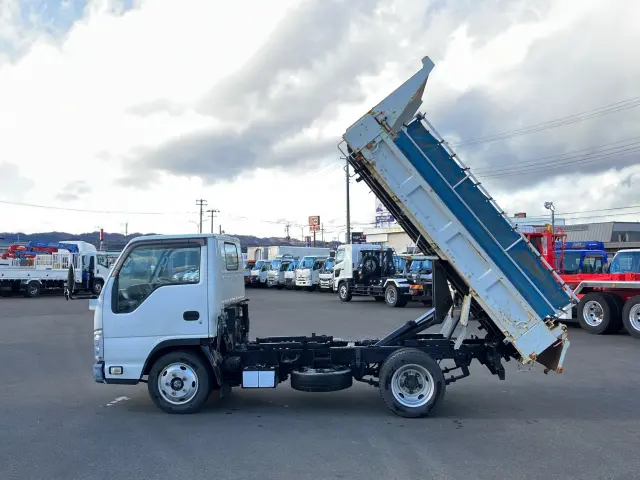 いすゞ エルフ TKG-NJR85AD(2WD)の写真5