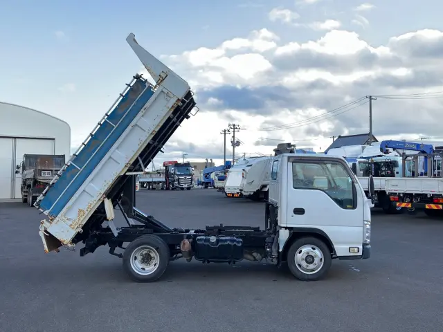 いすゞ エルフ TKG-NJR85AD(2WD)の写真6