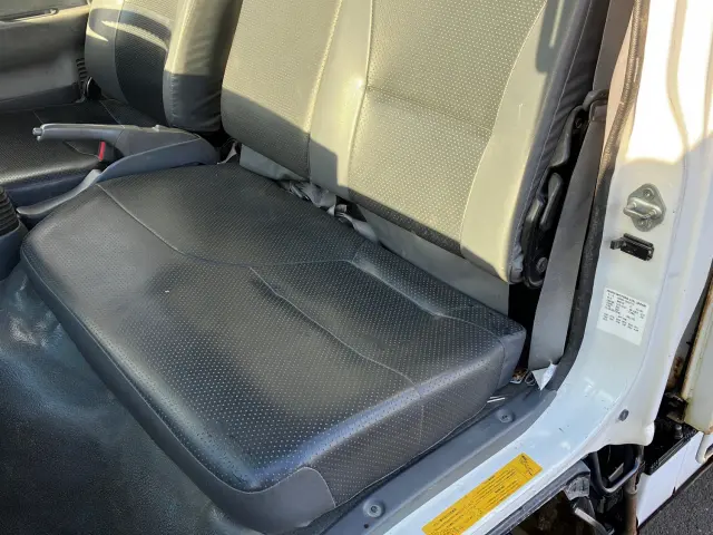 いすゞ エルフ TKG-NJR85AD(2WD)の写真19