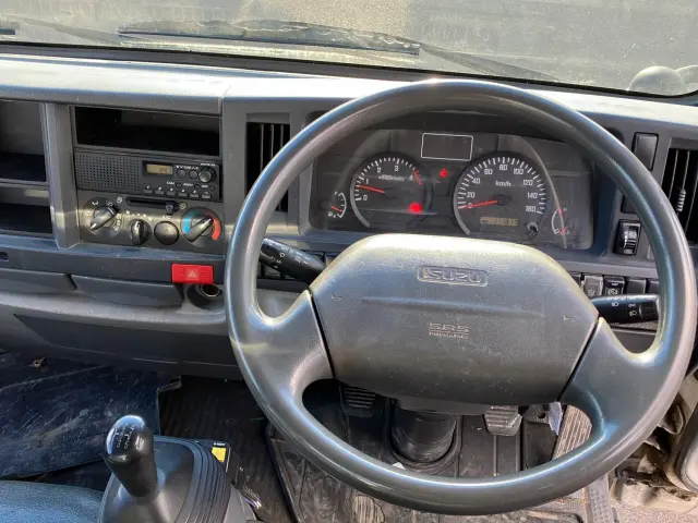 いすゞ エルフ TKG-NJR85AD(2WD)の写真20