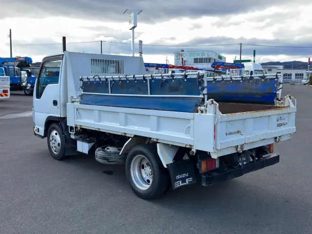 いすゞ エルフ TKG-NJR85AD(2WD)の写真4