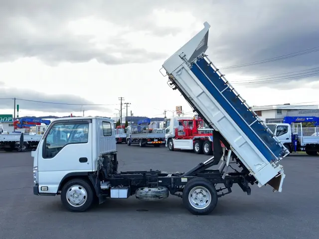 いすゞ エルフ TKG-NJR85AD(2WD)の写真5