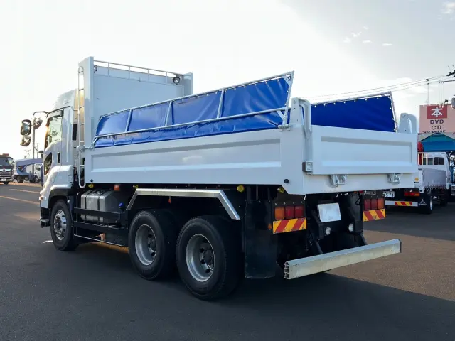 いすゞ ギガ 2PG-CXZ77CT(6x4)の写真4