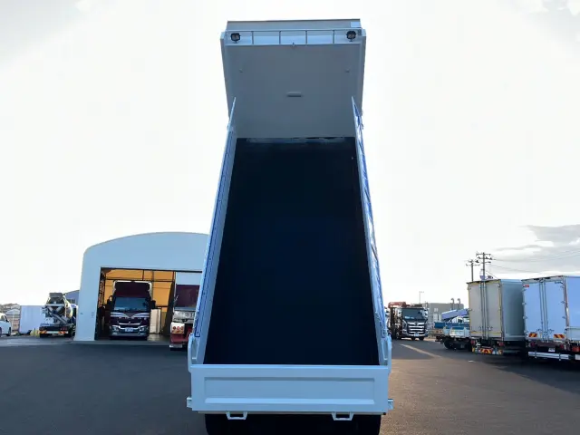 いすゞ ギガ 2PG-CXZ77CT(6x4)の写真10