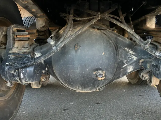 いすゞ ギガ 2PG-CXZ77CT(6x4)の写真16