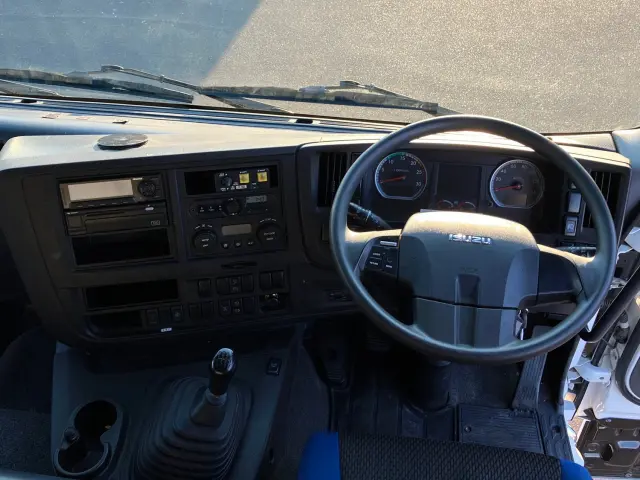 いすゞ ギガ 2PG-CXZ77CT(6x4)の写真21