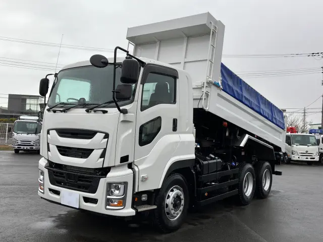 いすゞ ギガ 2RG-CXZ77DT(6x4)の写真1