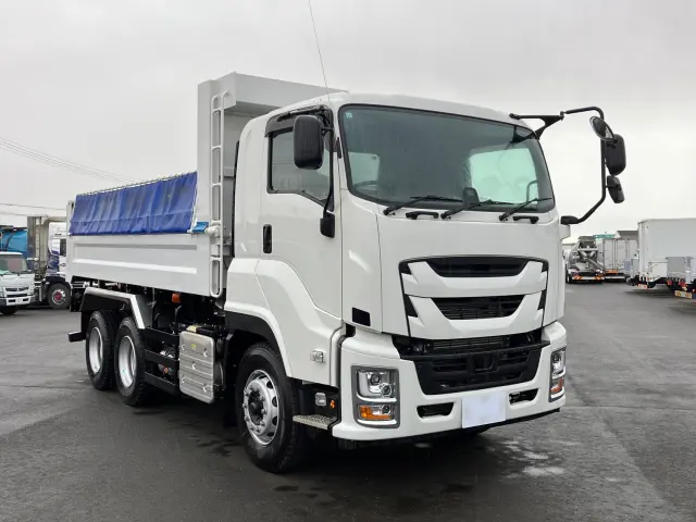 いすゞ ギガ 2RG-CXZ77DT(6x4)の写真2