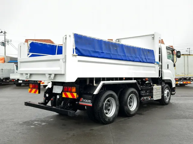 いすゞ ギガ 2RG-CXZ77DT(6x4)の写真3