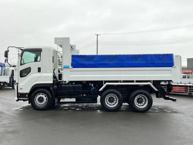 いすゞ ギガ 2RG-CXZ77DT(6x4)の写真7